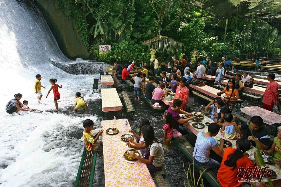 رستوران آبشار Escudero در فیلیپین-min
